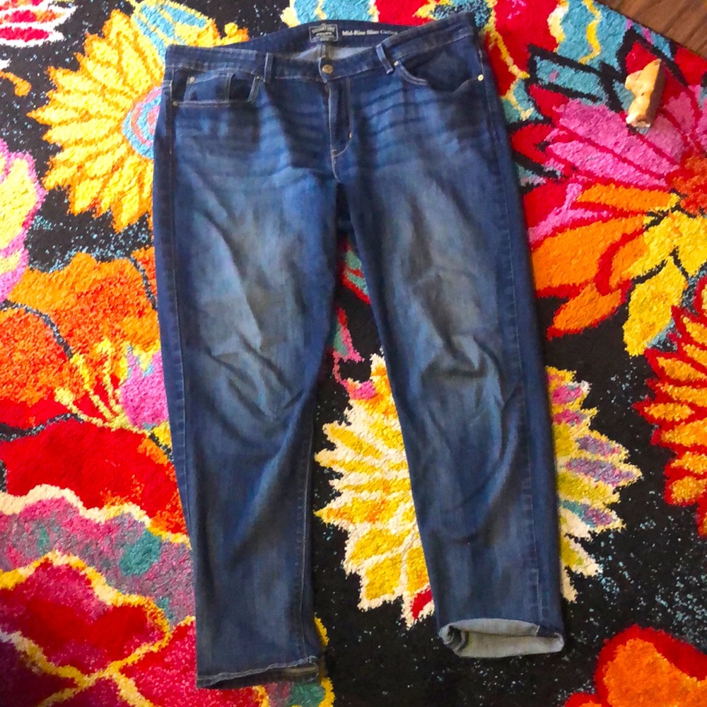 Levi Strauss Signature, jeans, mid rise, slim cuffed, size 18 great wash & comfy